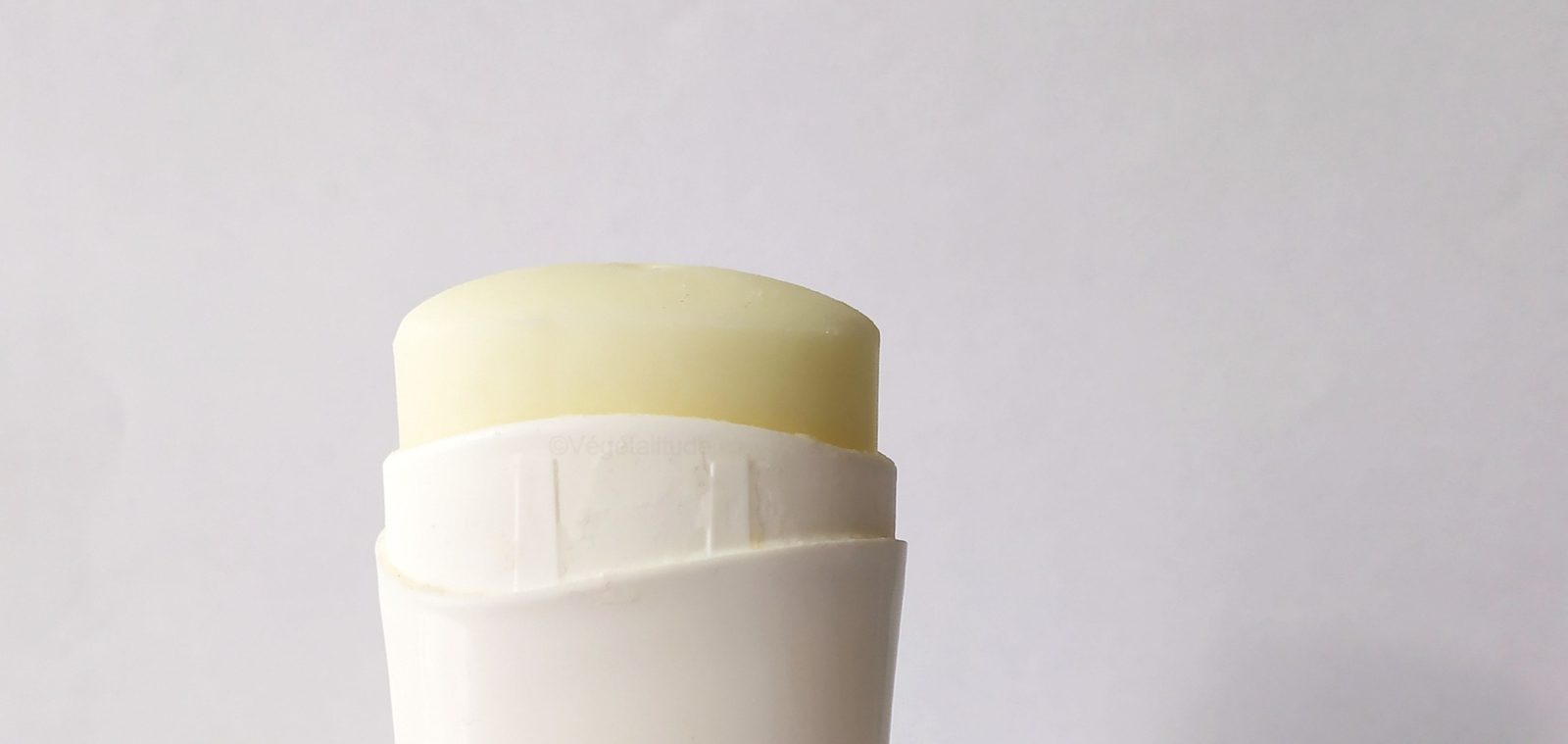 Déodorant maison naturel huille de cooc bicarbonate de soude et huile essentielle de palmarosa