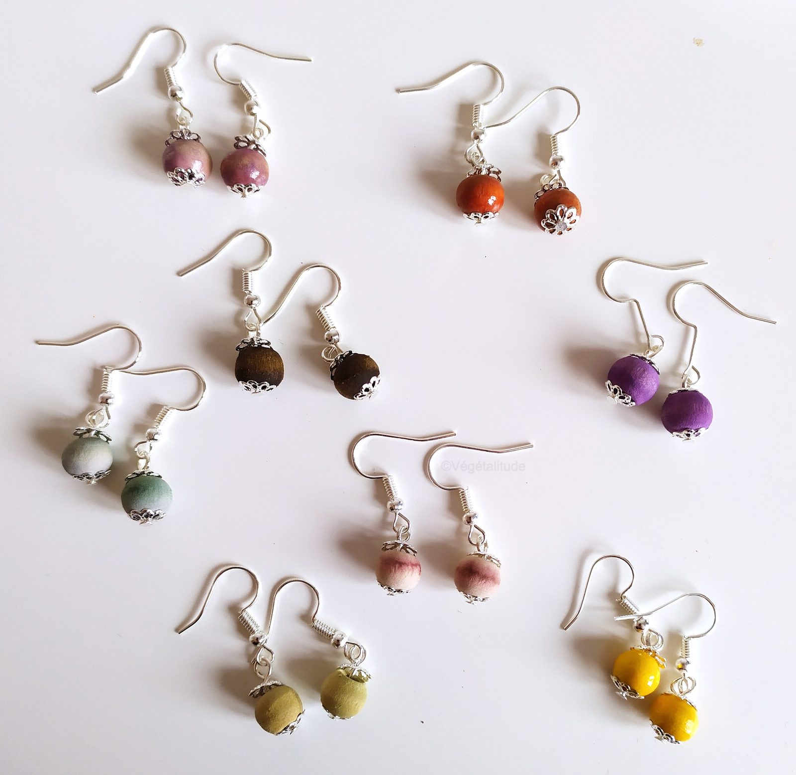 Boucles d'oreilles en perles en bois teintes naturellement
