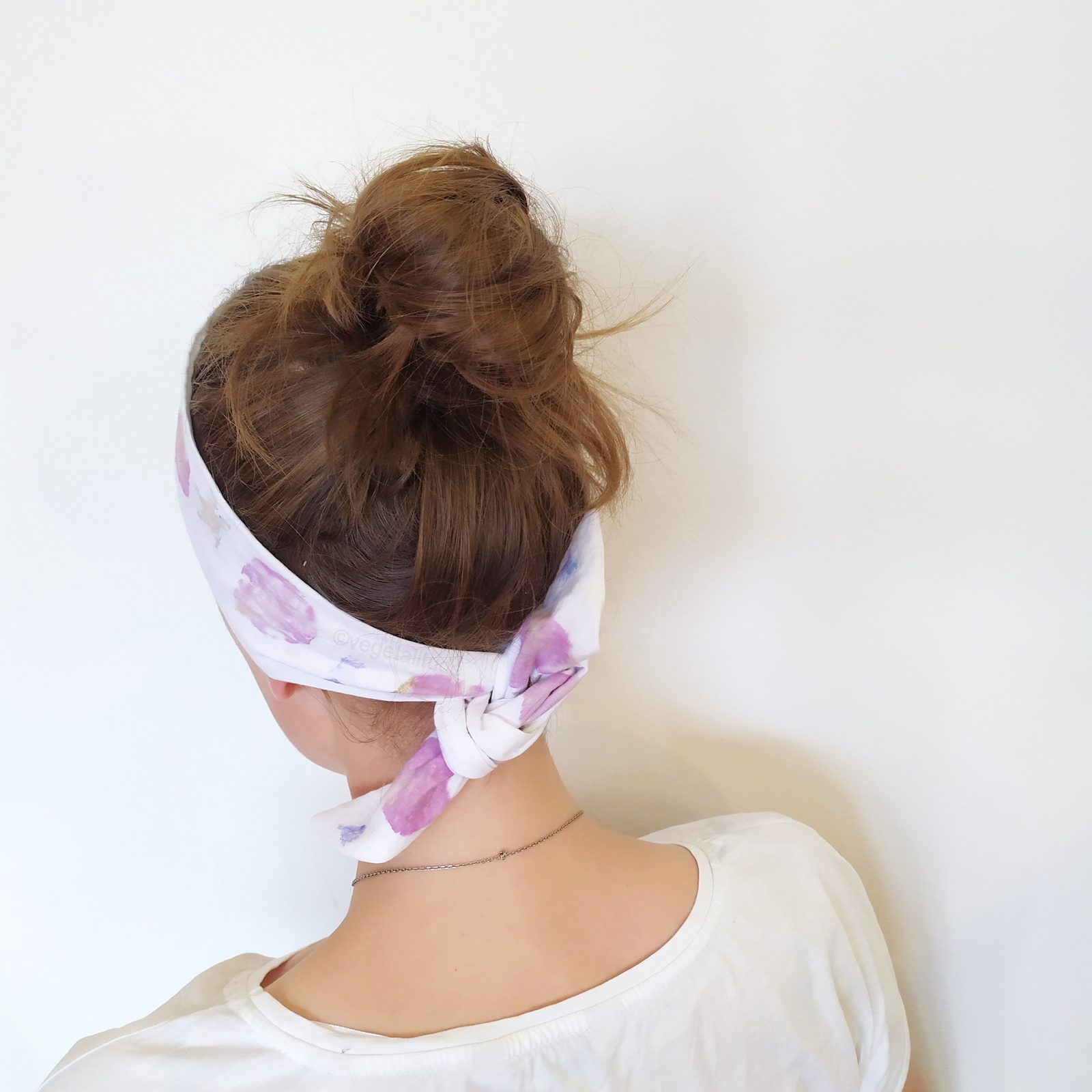 bandeau imprimé pétales de rose et bleuet