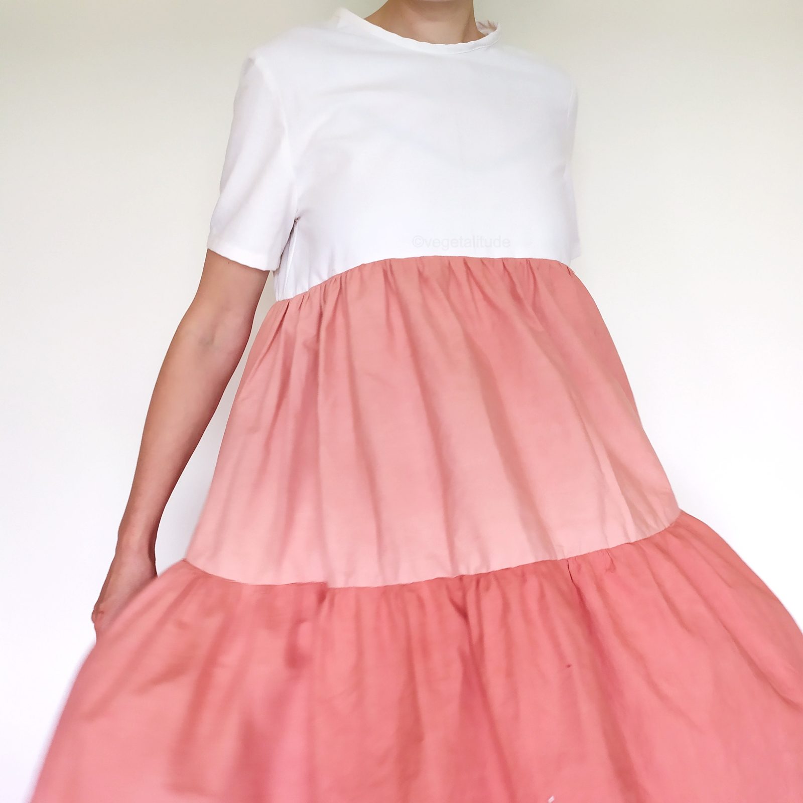 Maxi robe à volant color block rose