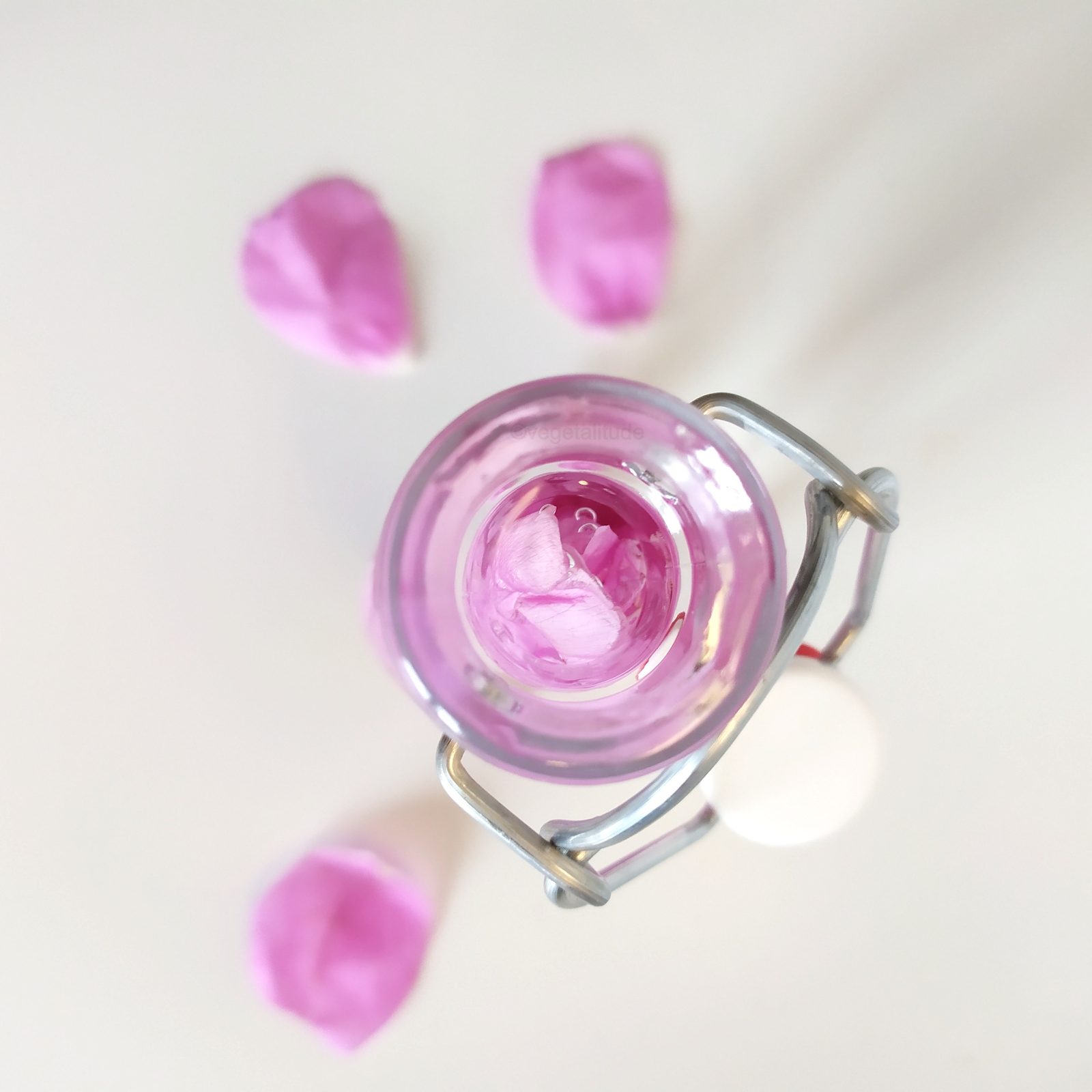 recette de l'eau florale de pétales de rose